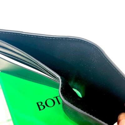BV Men Cassette Bi-Fold Wallet Black With Coin Purse