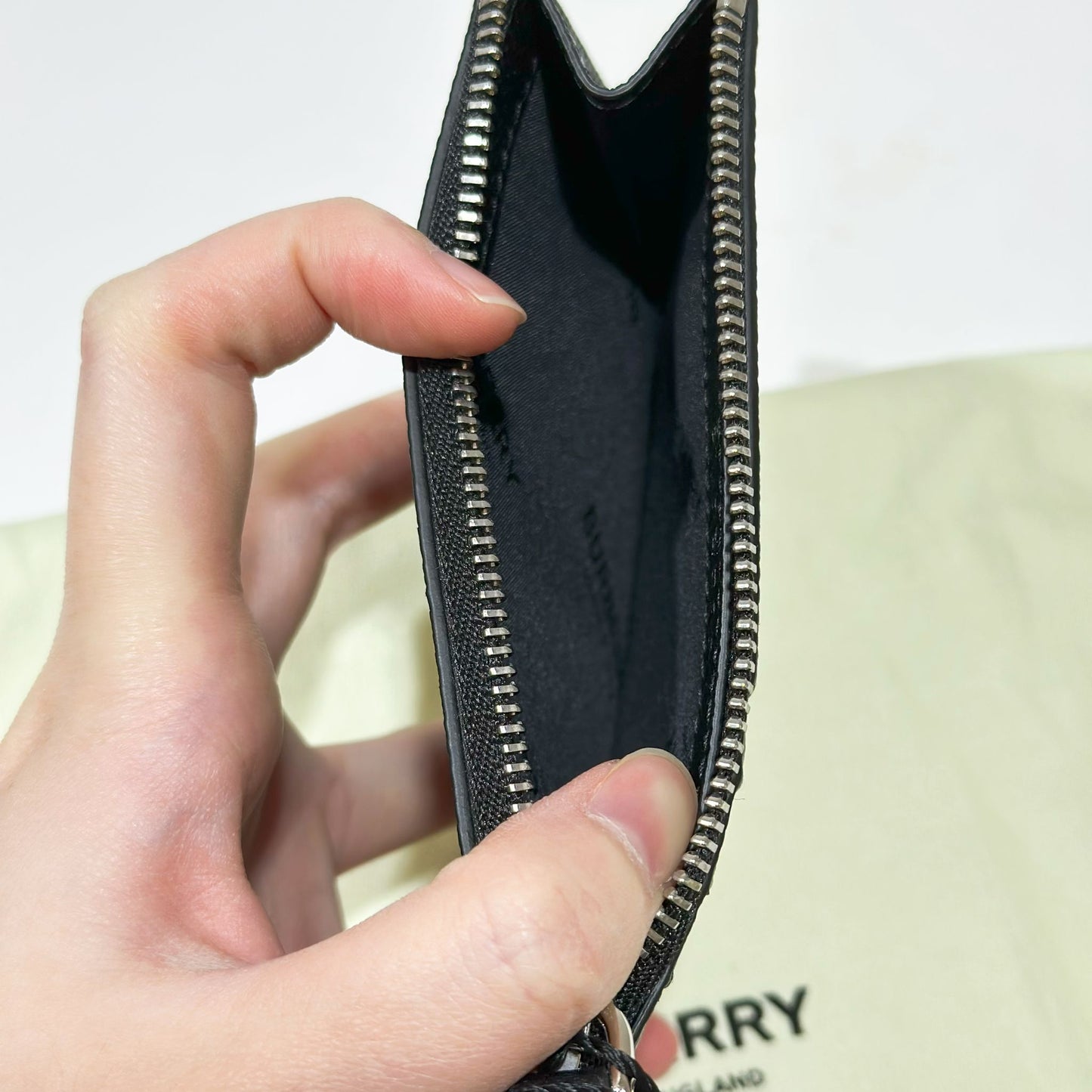 Burberry Grainy Leather TB Zip Card Case Black