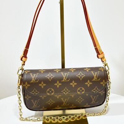 LV Ivy Wallet On Chain Bag Monogram Canvas