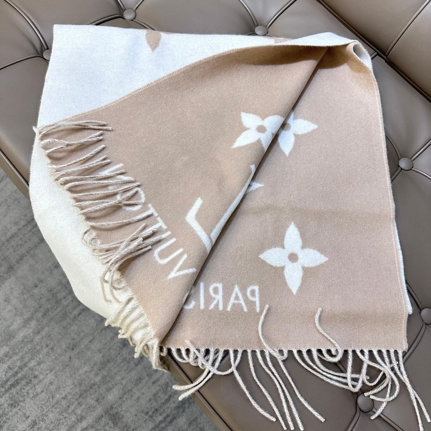 LV Reykjavik Scarf Beige