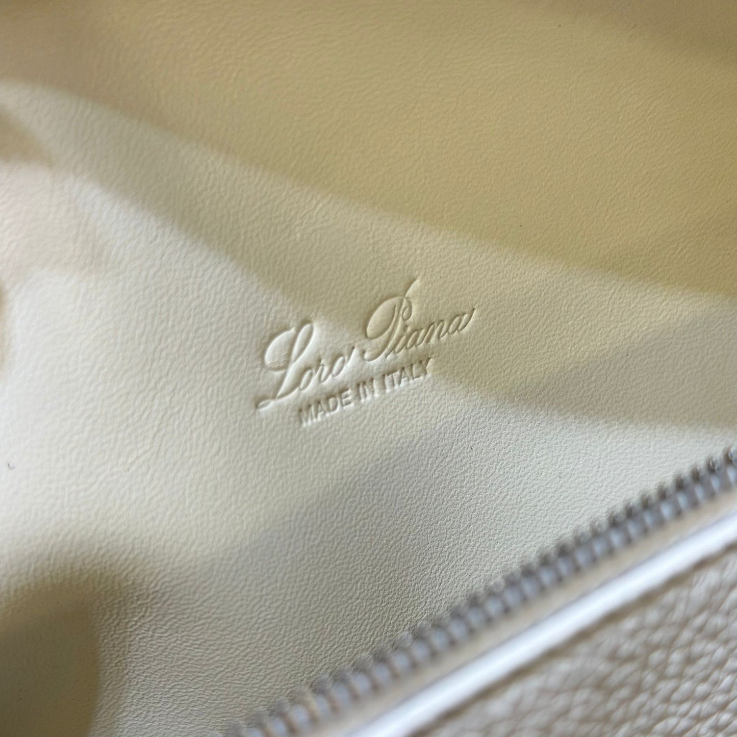 Loro Piana Extra Pocket L19 White (A)