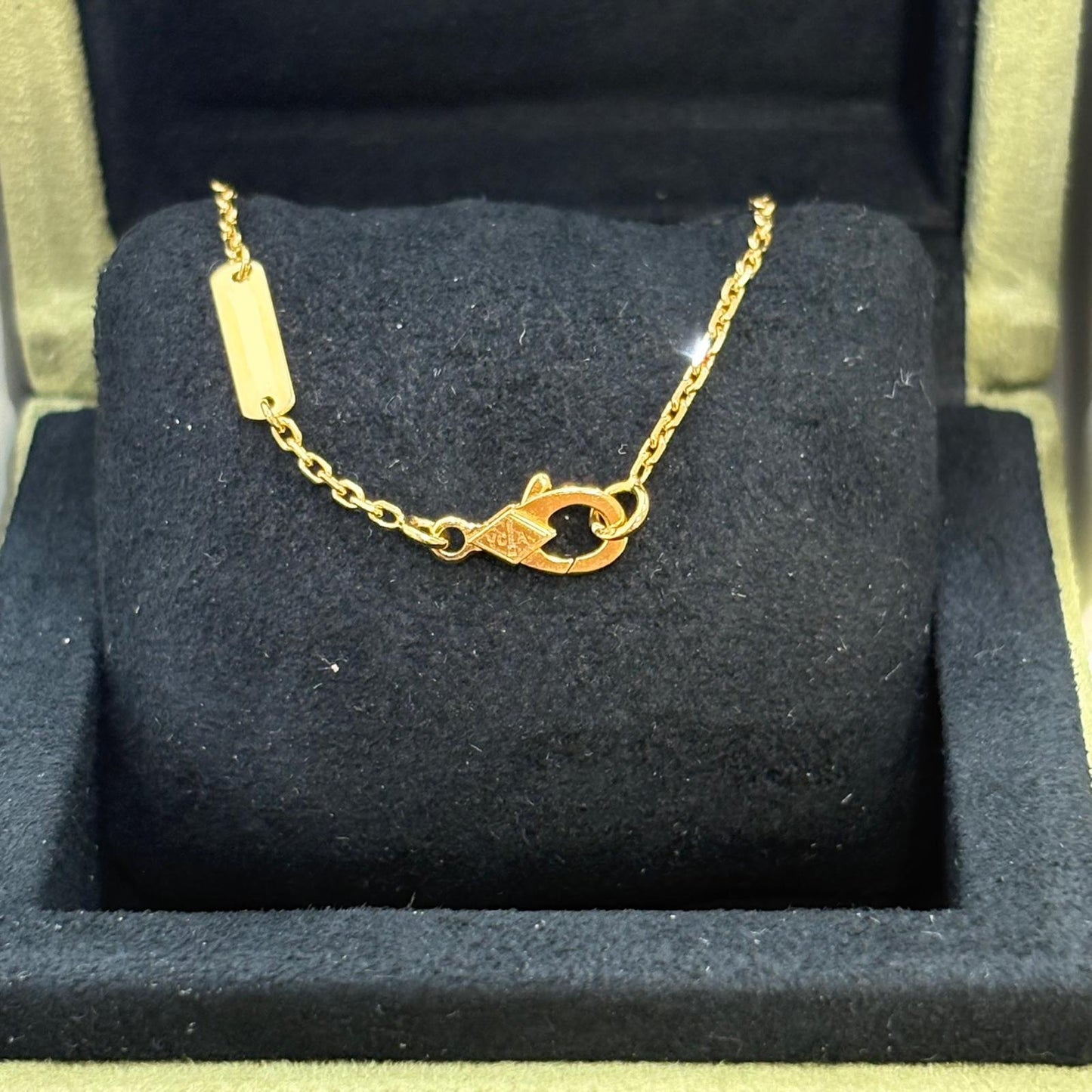 VCA Alhambra pendant White Gold Medium (A)