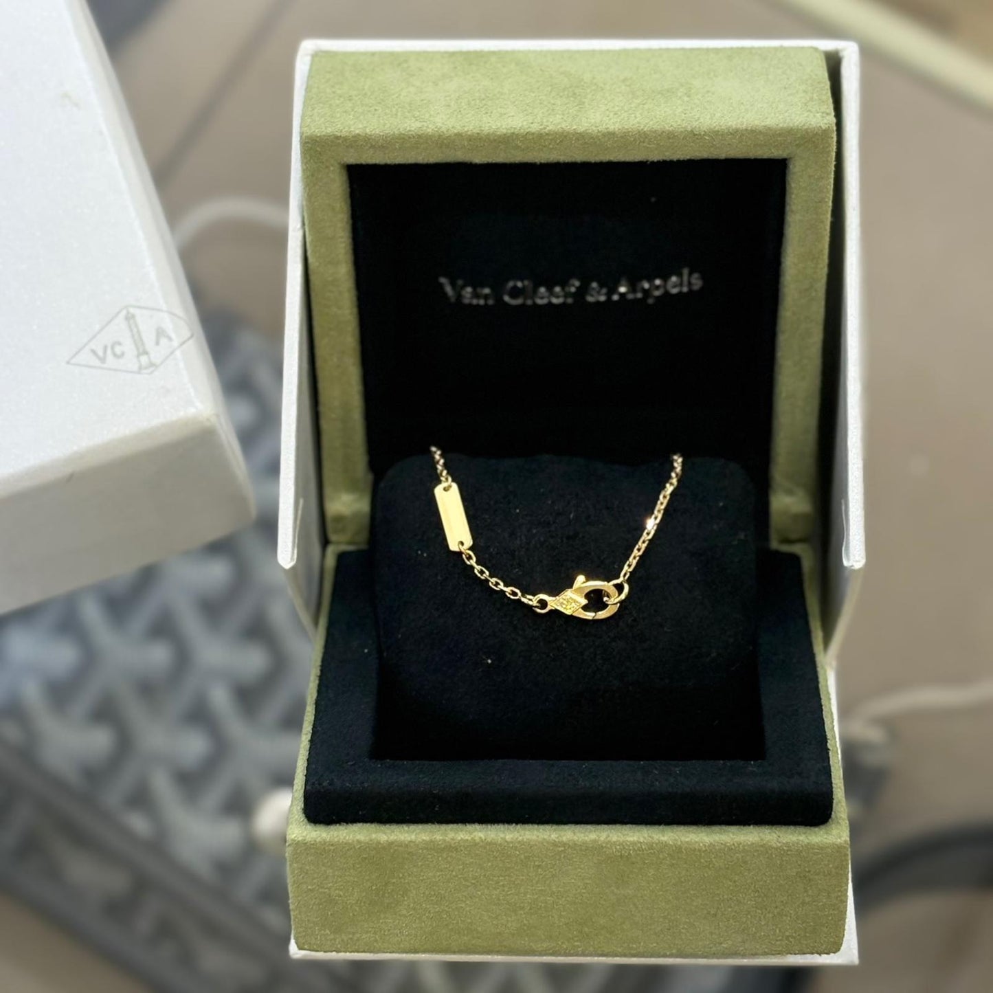VCA Alhambra pendant White Gold Medium (A)