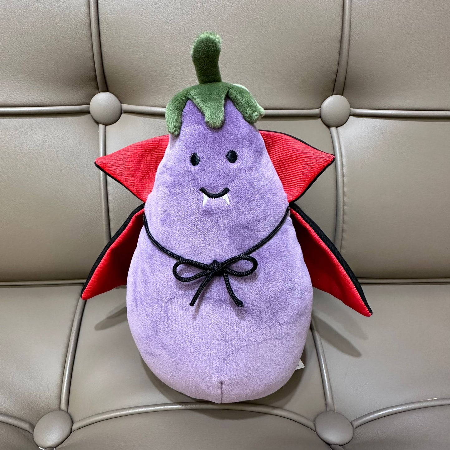 Jellycat Vivacious Aubergine Vampire 吸血鬼 茄子