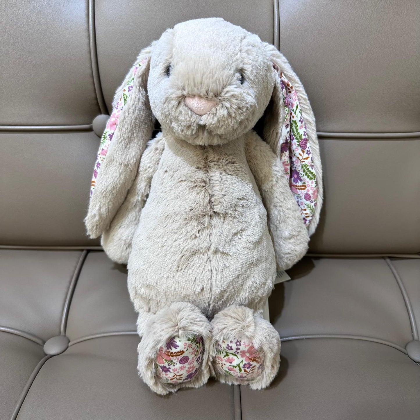 Jellycat Blossom Beige Bunny 'Petal' Medium 兔