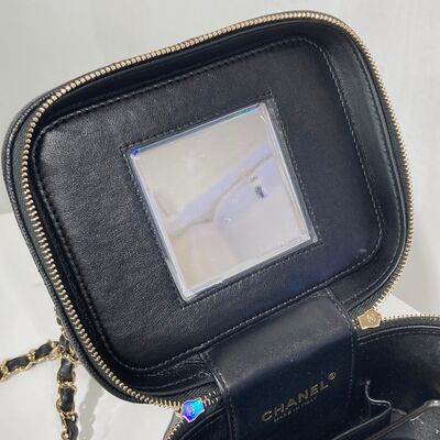 Chanel Vanity Case Cow Black Gold
