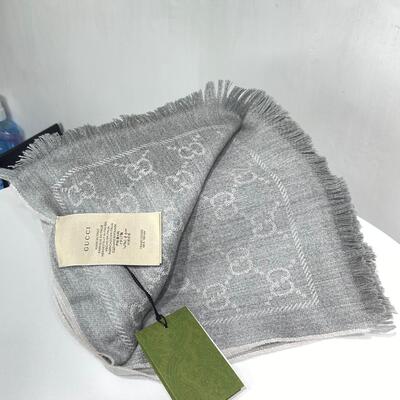Gucci Jacquard Pattern Knitted Scarf Light Grey