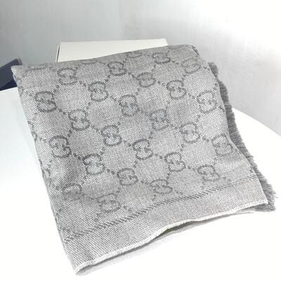 Gucci Jacquard Pattern Knitted Scarf Light Grey