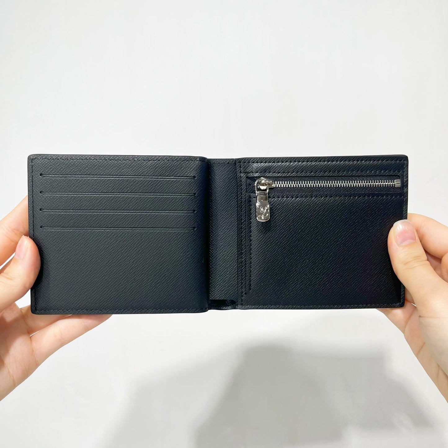 LV Amerigo Wallet Taiga Leather Black