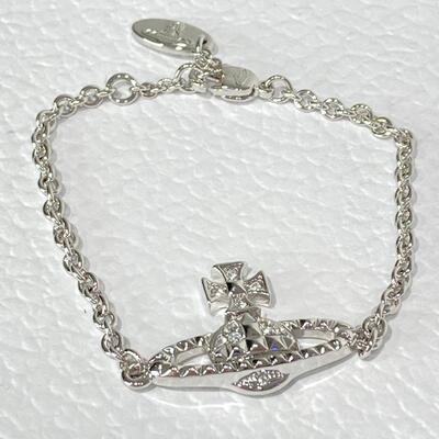 Vivenne Westwood Bas Relief Mayfair Silver Bracelet