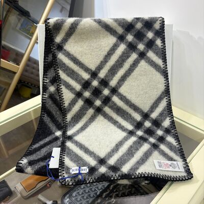Burberry Check Wool Scarf Black