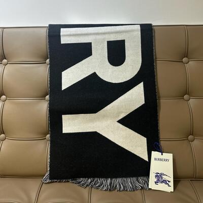 Burberry Logo Wool Jacquard Scarf Black White