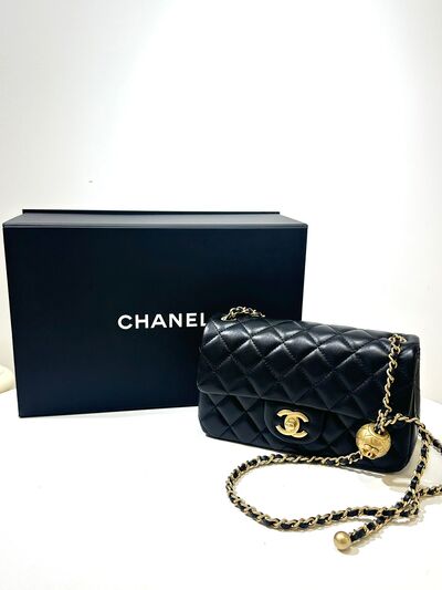 Chanel Classic Flap Bag Black Gold Lamb 金球 20cm