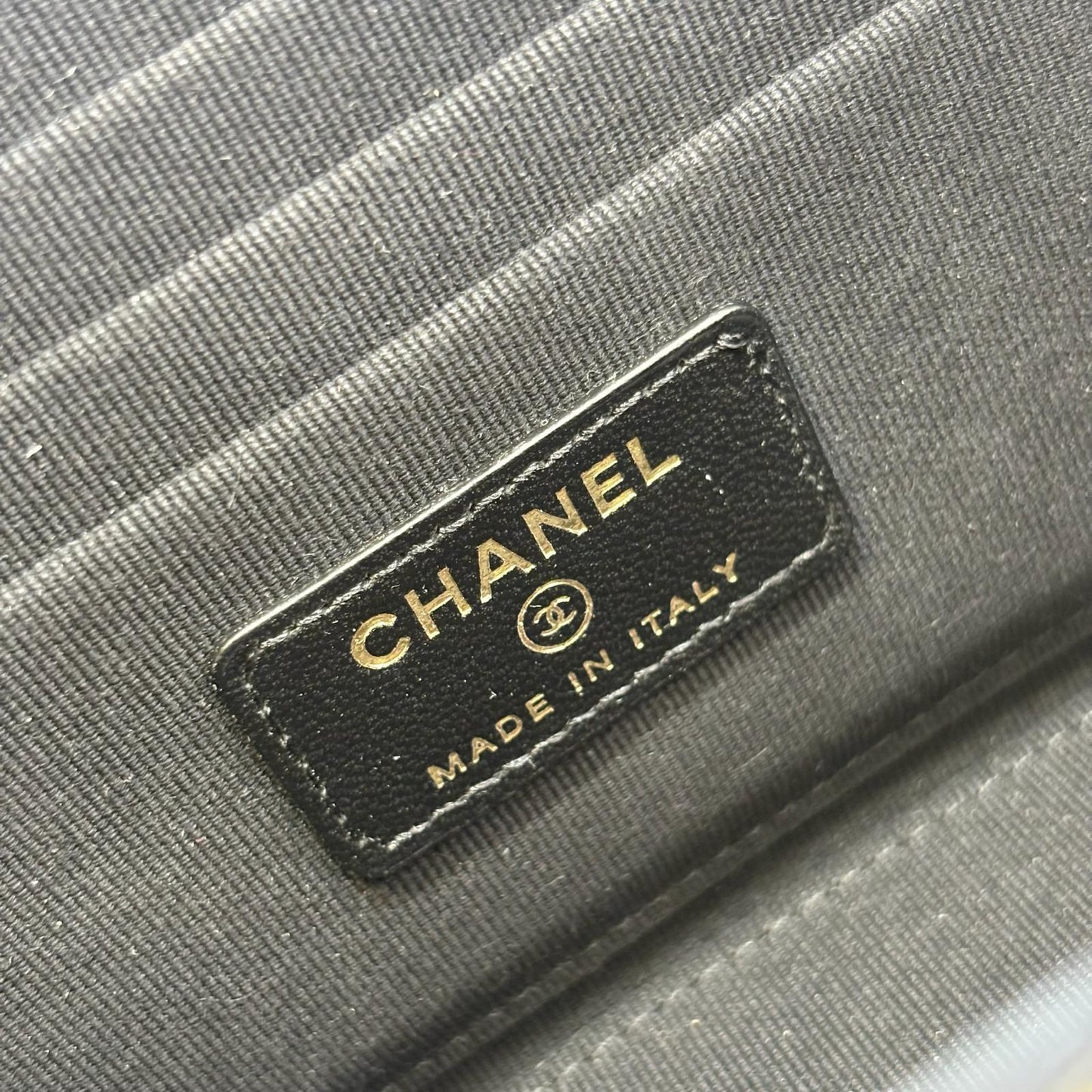 Chanel Vanity Case Handle Black Gold Lamb (A+)