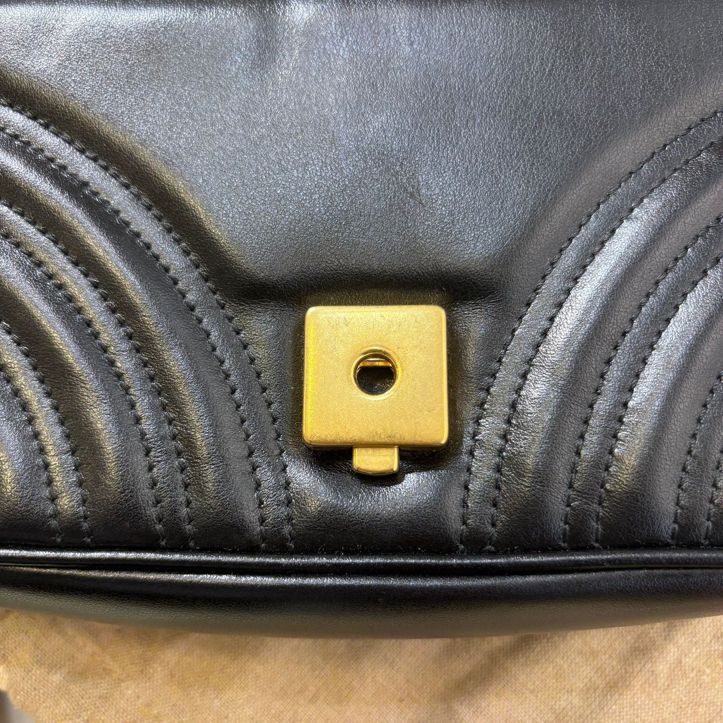Gucci GG Marmont Small Shoulder Bag (A)