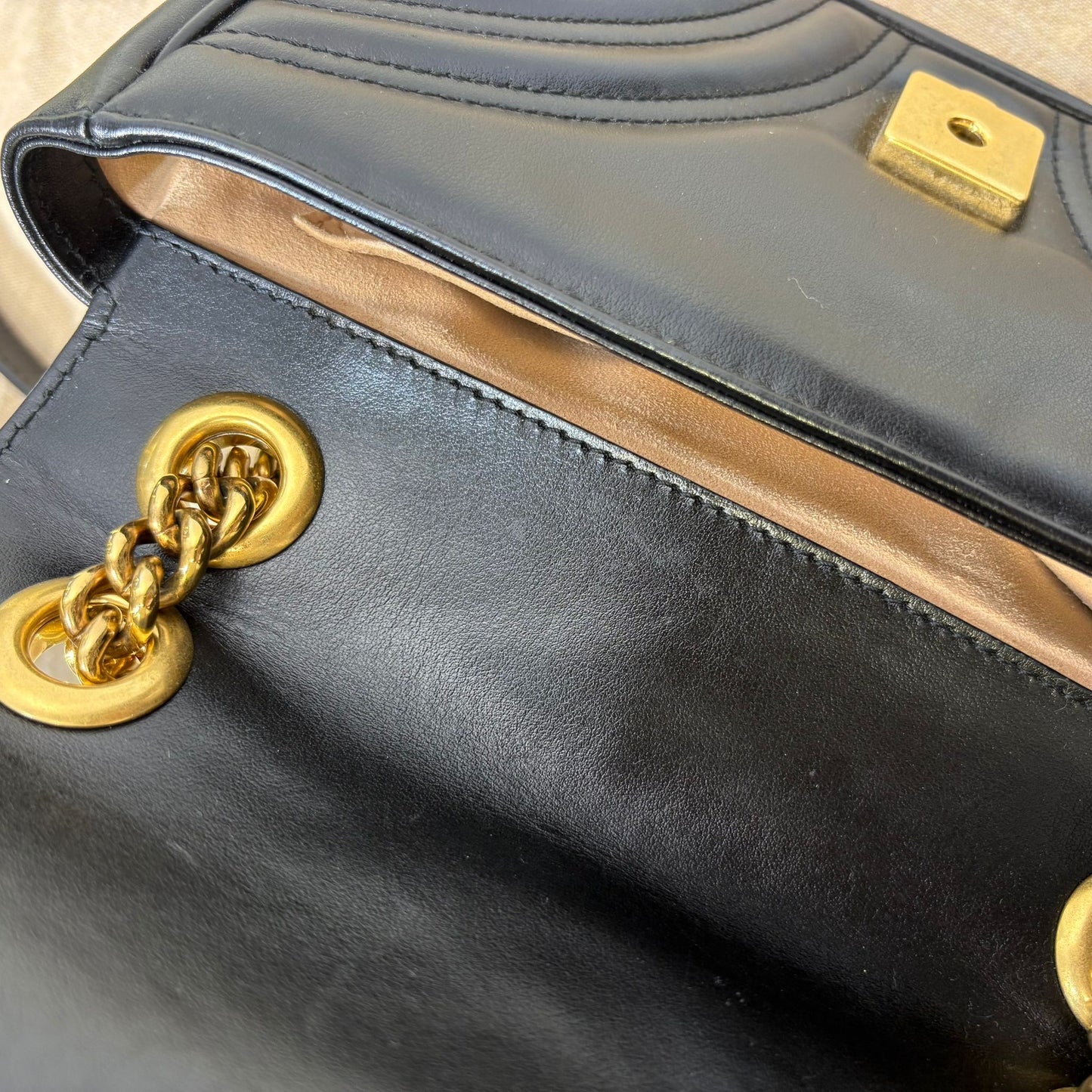 Gucci GG Marmont Small Shoulder Bag (A)