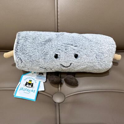 Jellycat Amuseables Goat Cheese 山羊奶酪