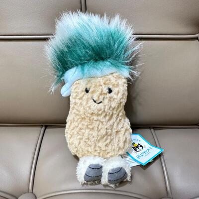 Jellycat Amuseables Peanut 'Après Ski' 滑雪後的花生