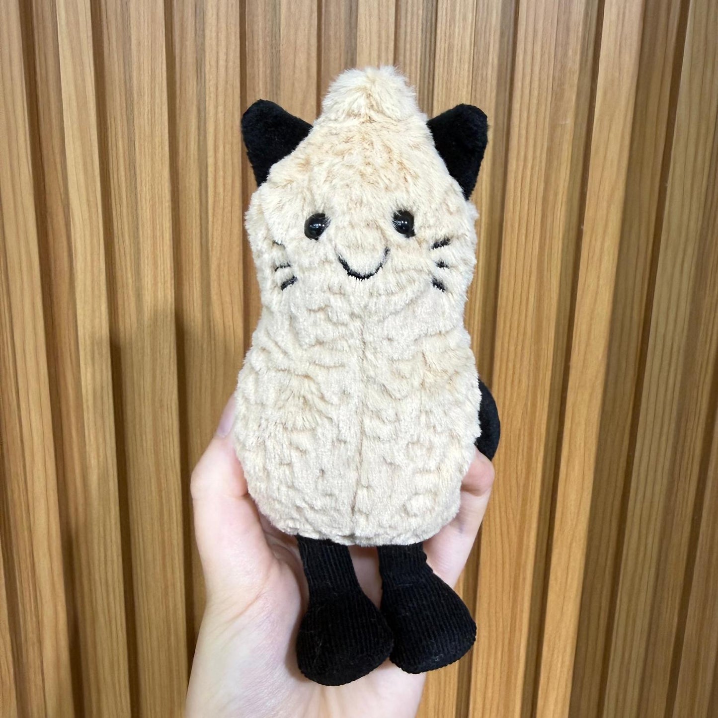 Jellycat Amuseables Peanut ‘Cat’ 花生貓