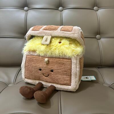 Jellycat Amuseables Treasure Chest 寶箱