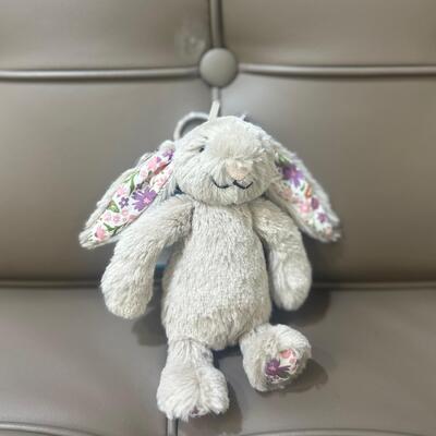 Jellycat Blossom Beige Bunny 'Petal' Bag Charm Large 大 兔 鎖匙扣
