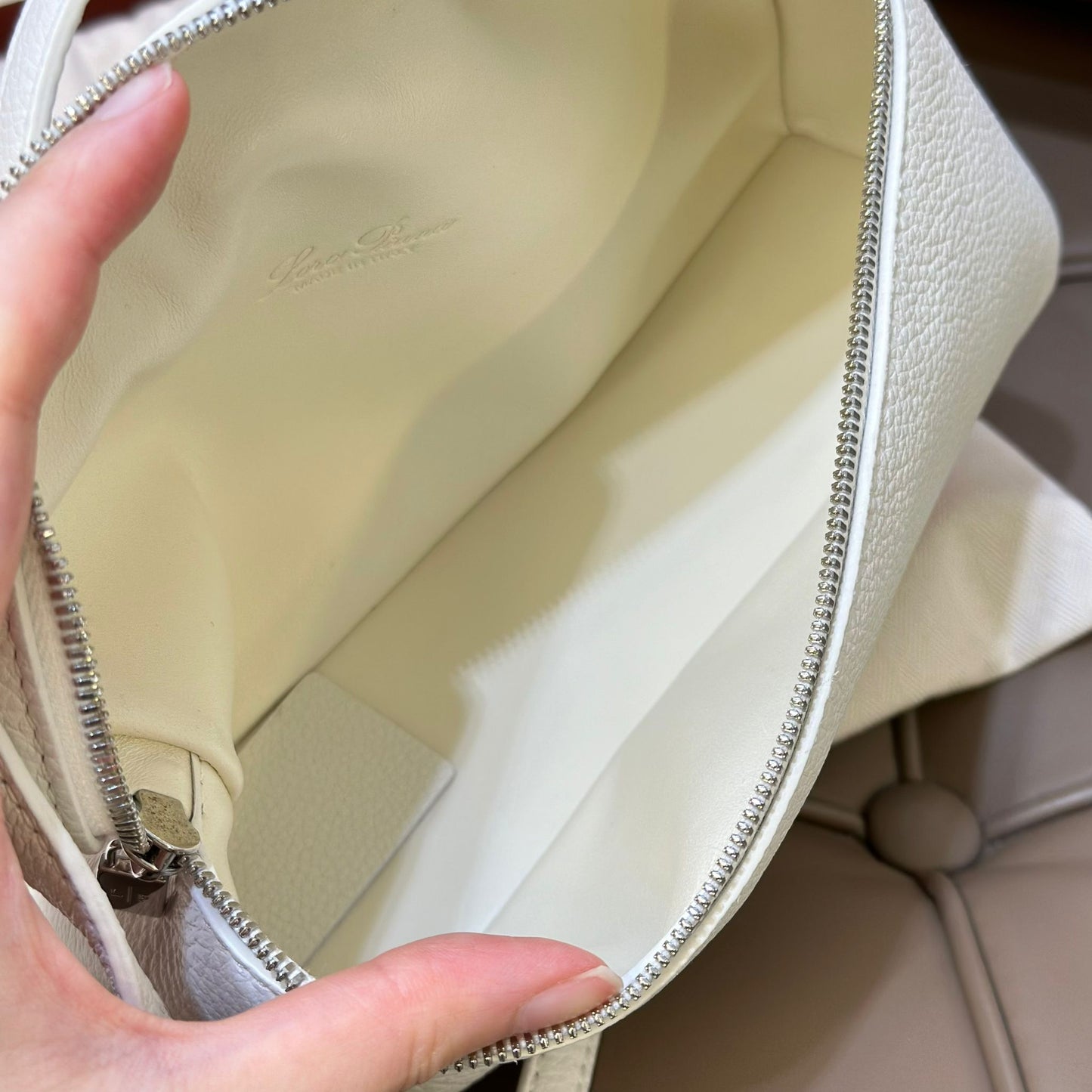 Loro Piana Extra Pocket L19 White (A)