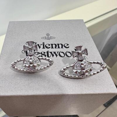 Vivenne Westwood Bas Relief Mayfair Silver Earring