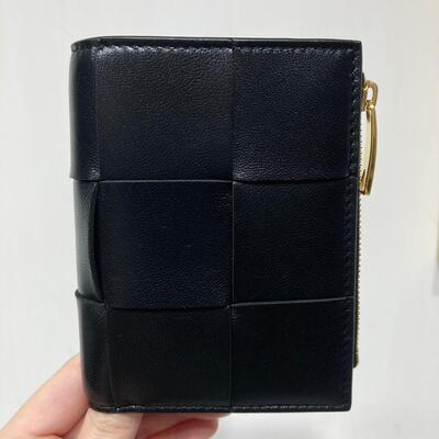BV Bi-fold Zip Wallet Black