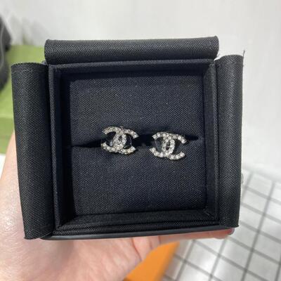 Chanel CC Diamond Silver Earring M