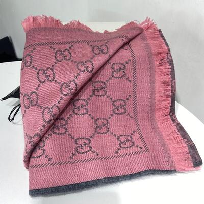 Gucci Jacquard Pattern Knitted Scarf Pink