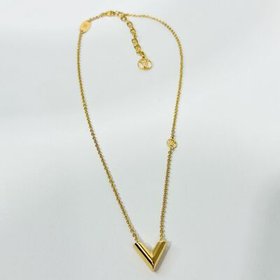 LV Essential V Necklace Gold