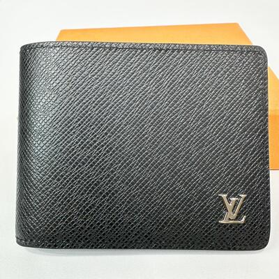 LV Multiple Wallet Taiga Leather Silver Logo Black