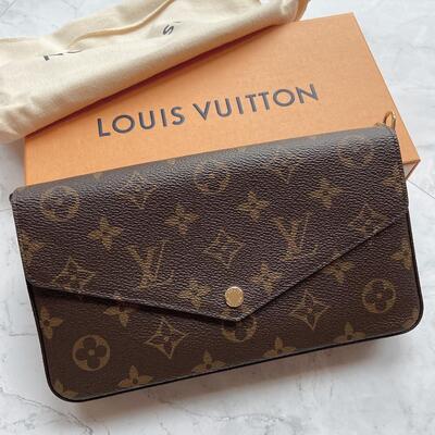 LV Pochette Felicie Mongram Canvas