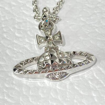 Vivenne Westwood Bas Relief Mayfair Silver Pendant
